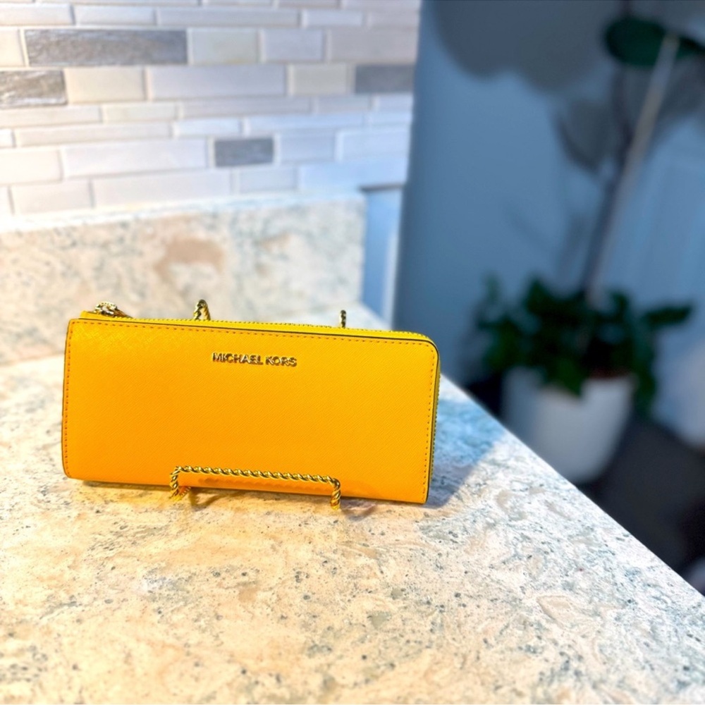 Michael Kors Large Leather Quarter Zip Wallet